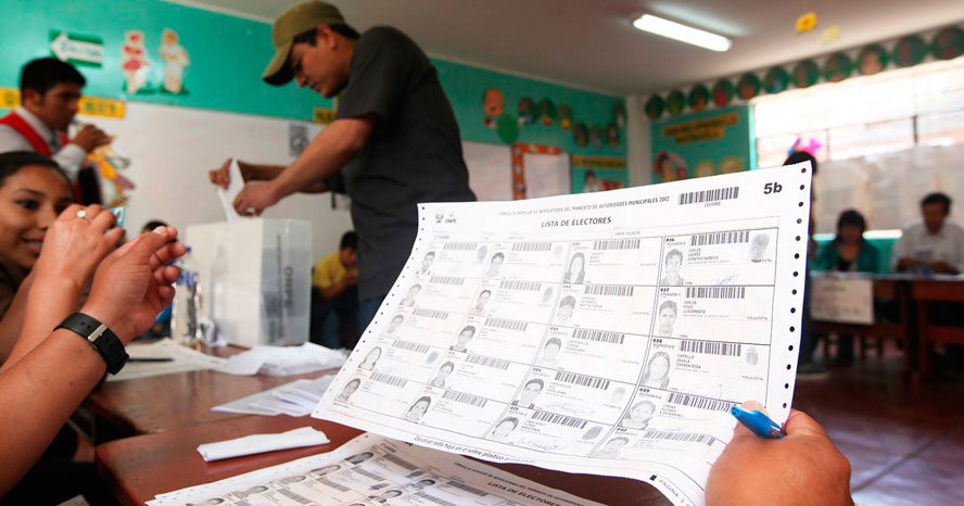 “Da pena que haya tantos candidatos a la presidencia del país”