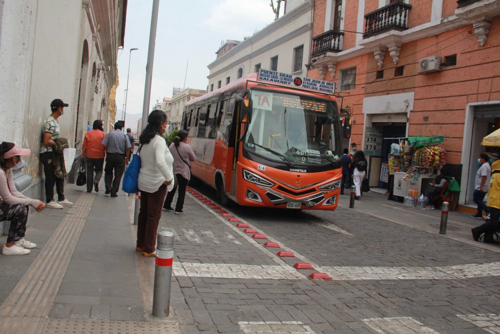 Inspeccionan 35 buses en operativo de transporte