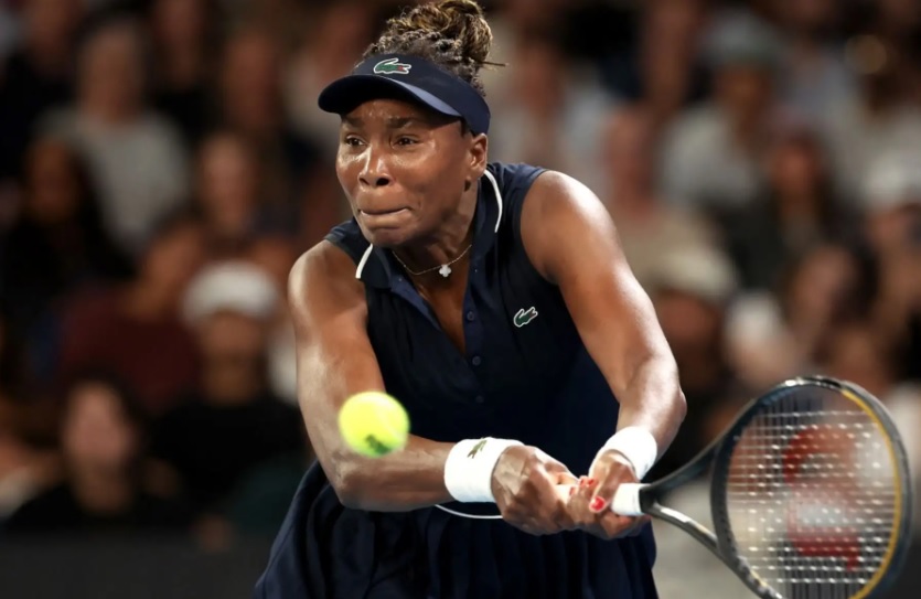Venus Williams eliminada en Australia pero ganó un set a los 45 años