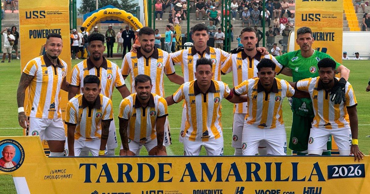 Con el arequipeño Fuentes y Cueva, Juan Pablo II goleó 3-0