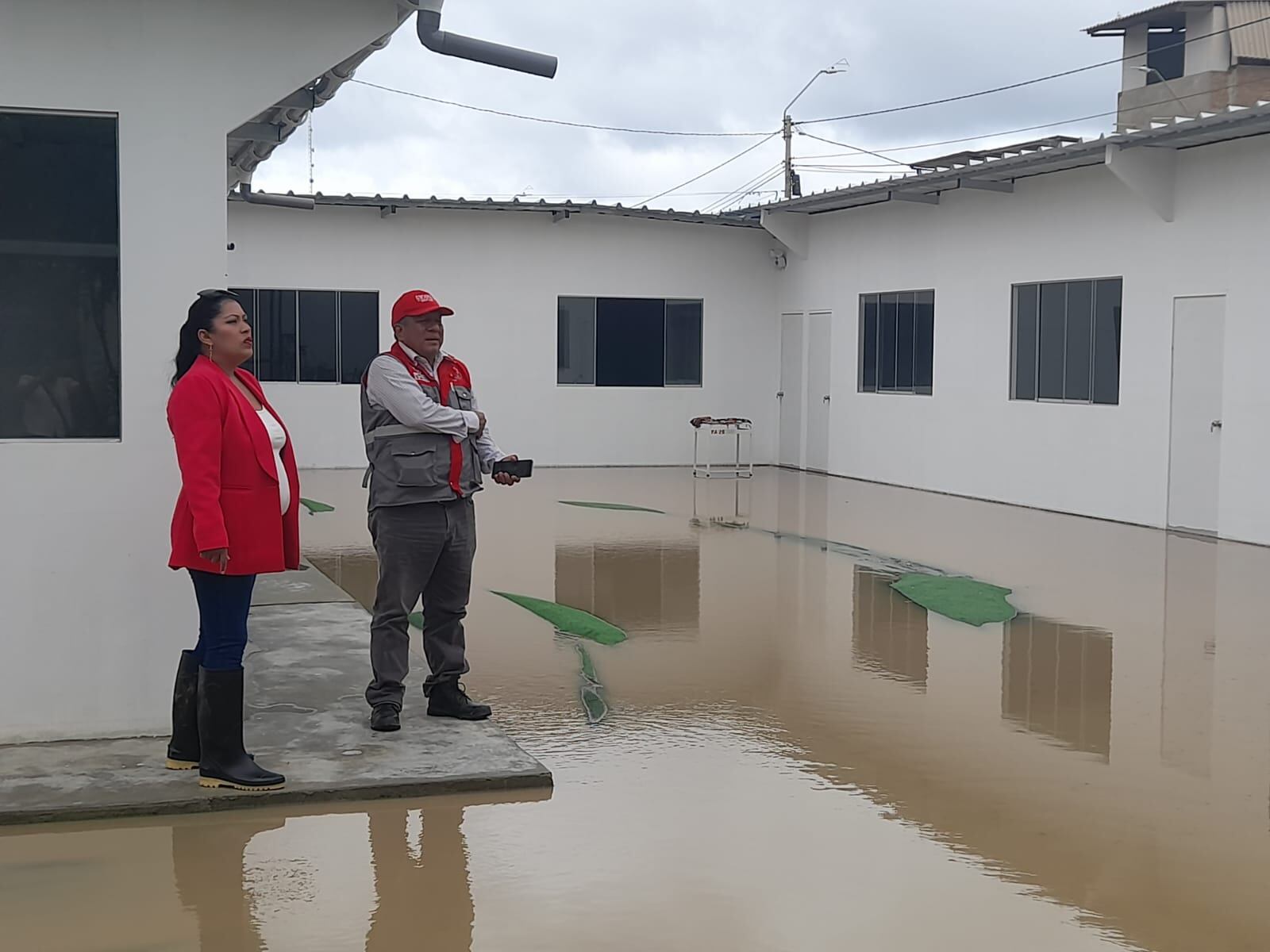 Solo hay 200 aulas prefabricadas para atender emergencias por temporada de lluvias