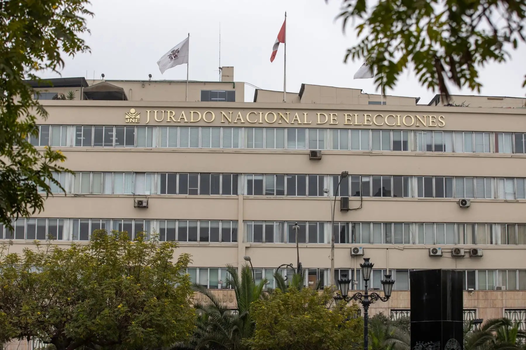 Elecciones: 24 fórmulas inscritas, 9 en tacha y 2 con tacha en trámite