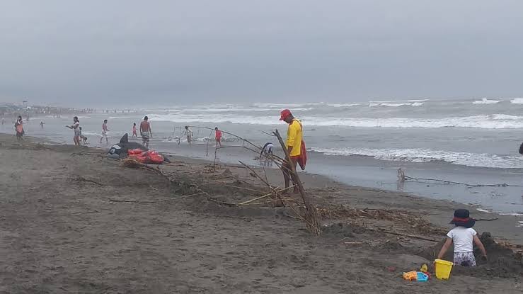 Litoral de Arequipa parcialmente nublado con sensación de calor
