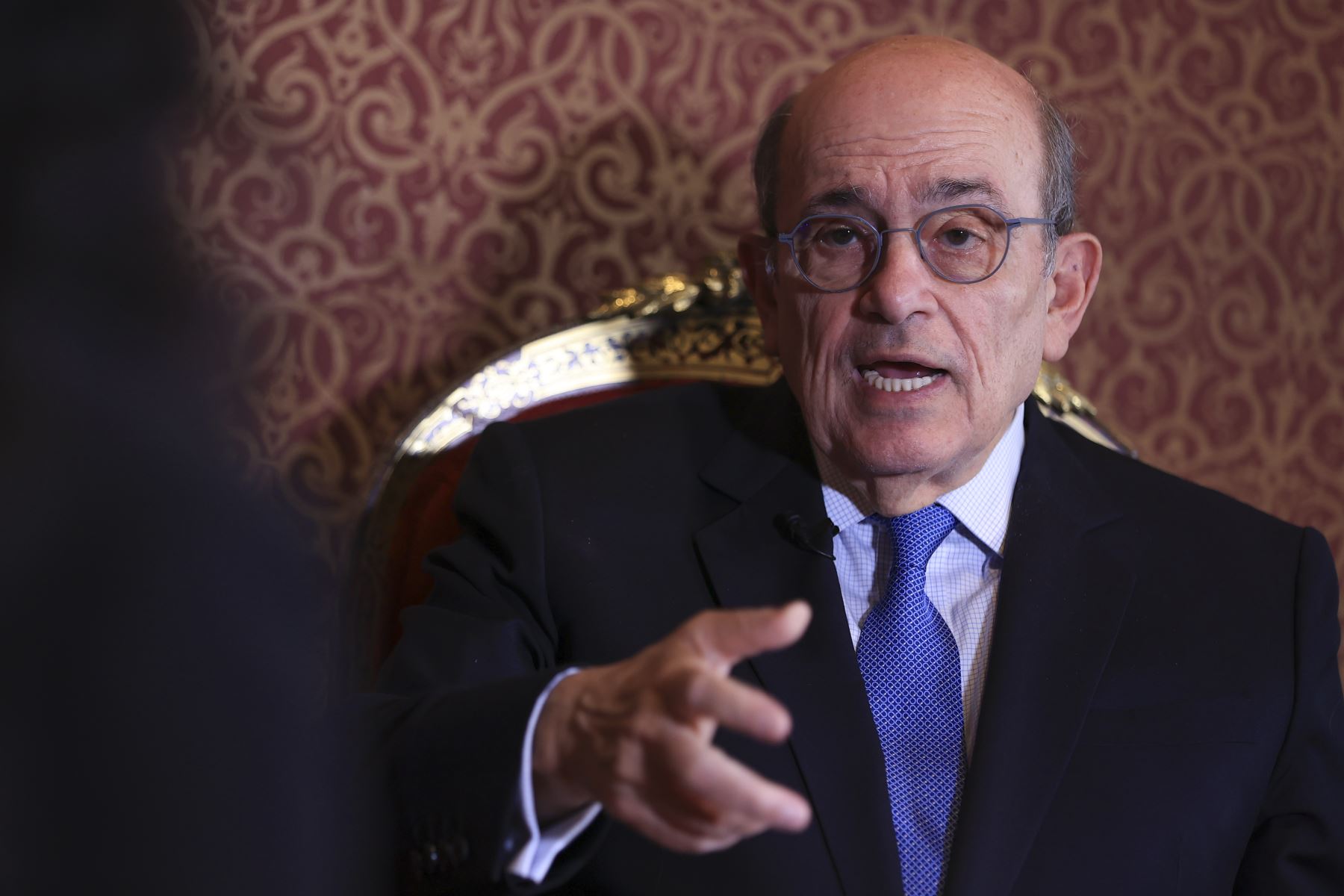 Autorizan viaje del canciller Hugo de Zela para reunión sobre minerales  en EE. UU.