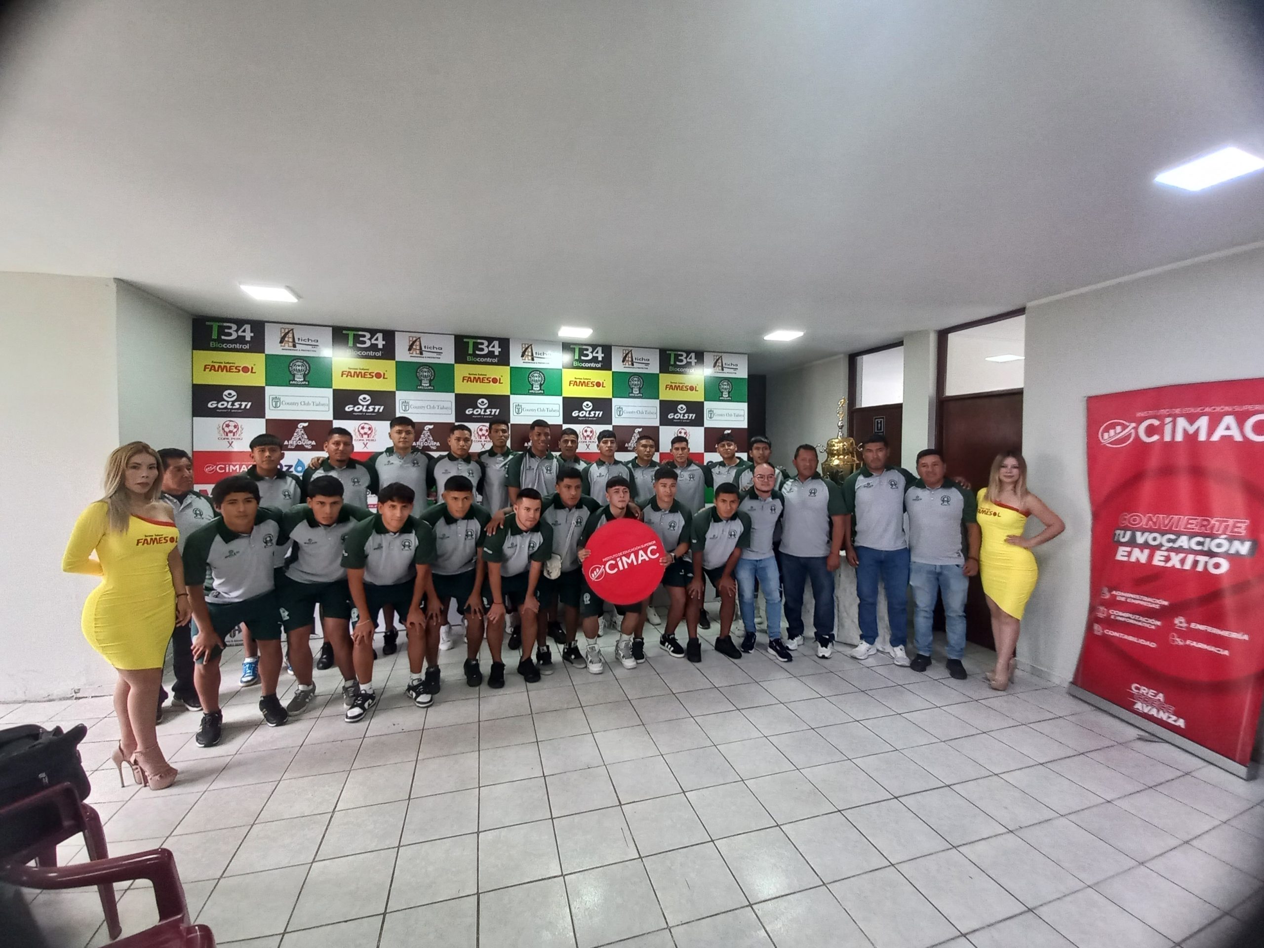 Plantel joven presentó el Sportivo Huracán de la Pampilla