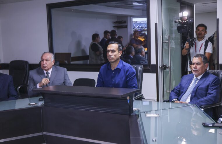 Jerí declara ante la Fiscalía y autoriza levantamiento de sus comunicaciones