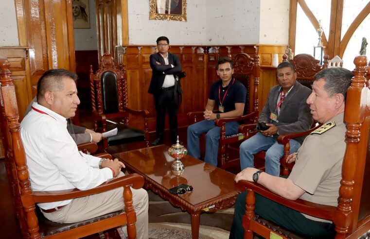 General PNP y alcalde de Cayma acuerdan reforzar acciones de seguridad ciudadana
