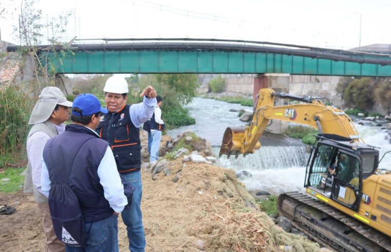 MPA refuerza enrocado para proteger zonas urbanas aledañas al río Chili