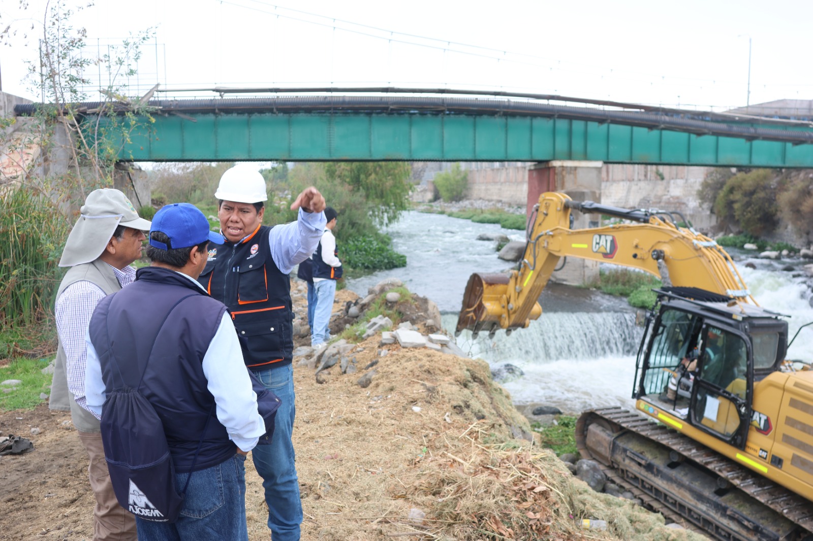 MPA refuerza enrocado para proteger zonas urbanas aledañas al río Chili