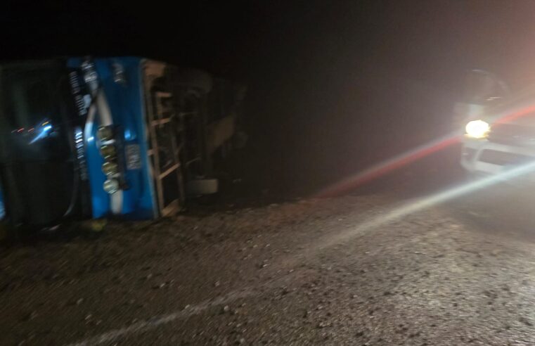 Un fallecido y varios heridos deja volcadura de bus en Arequipa