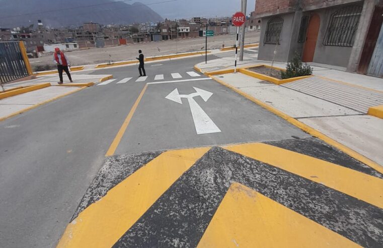 Millonaria obra vial en Cerro Colorado tiene rajaduras y está mal hecha