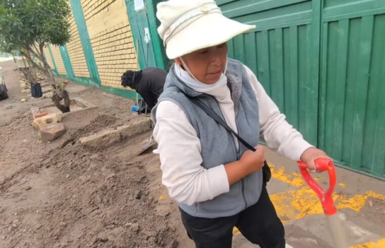 Aguas pluviales inundan aulas prefabricadas en colegio de Socabaya
