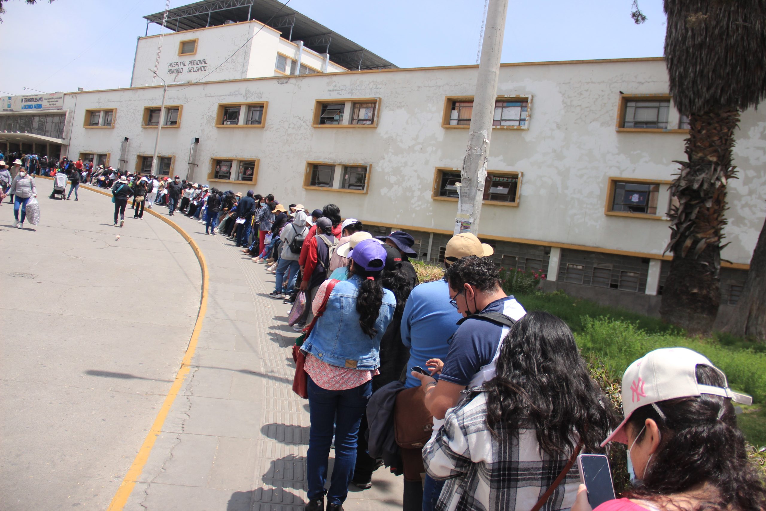 Al menos 7 mil citas se postergan desde hoy por huelga de médicos del MINSA