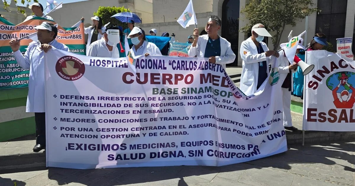 No habrá solución a huelga de médicos hasta que Rohel Sánchez vuelva de sus vacaciones