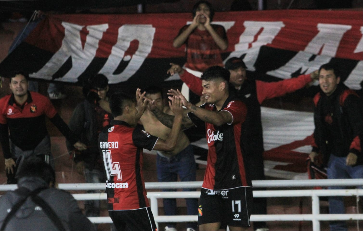 De Santis selló el triunfo de FBC Melgar en el Clásico del Sur