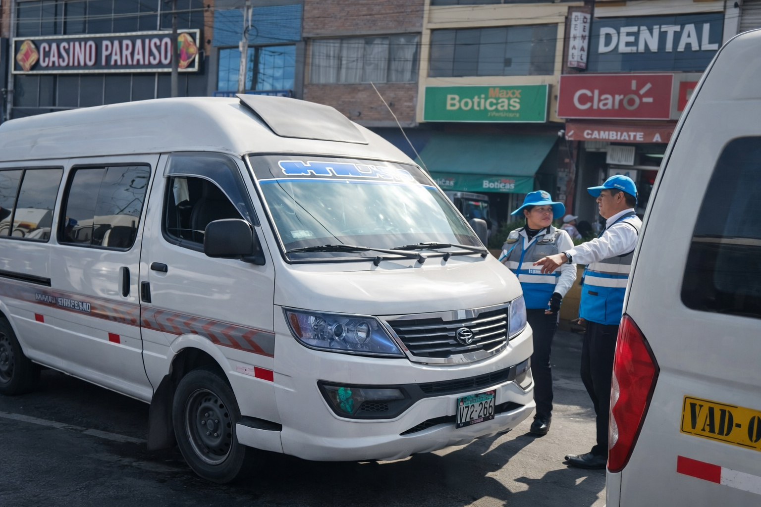Informales de transporte protagonizan actos violentos en operativo en Avelino