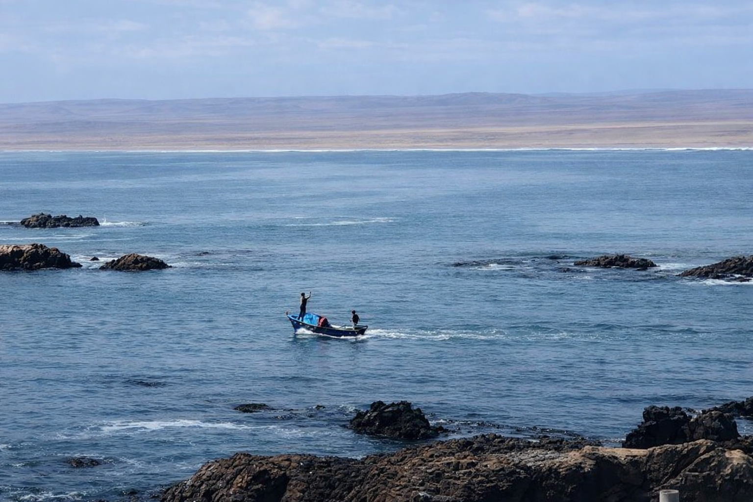 Un joven fallecido y otro desaparecido tras ingresar al mar en Caravelí