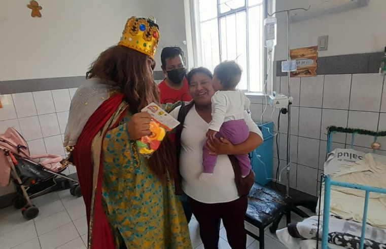 Reyes Magos llevan mensaje de fe y esperanza a niños hospitalizados