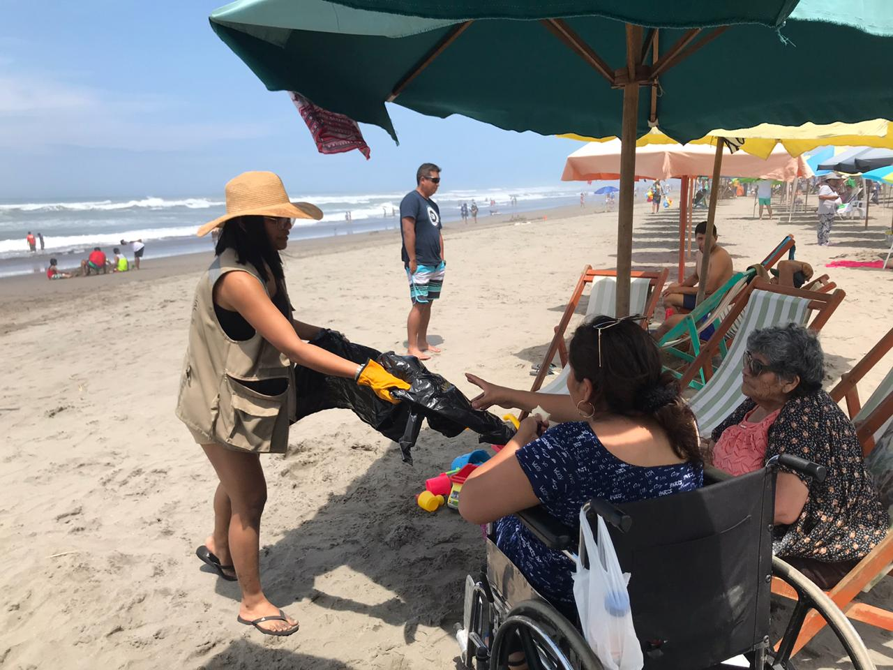 Multa por botar residuos en las playas es más de mil soles
