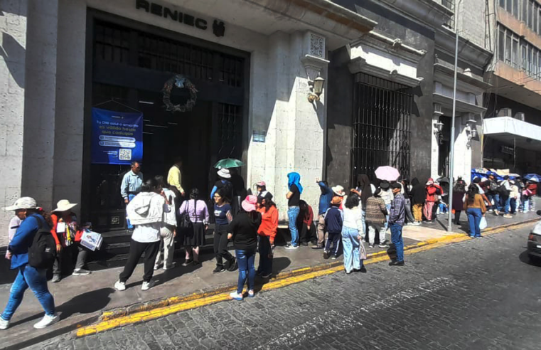 Menores y adultos mayores podrán obtener DNI electrónico gratuita