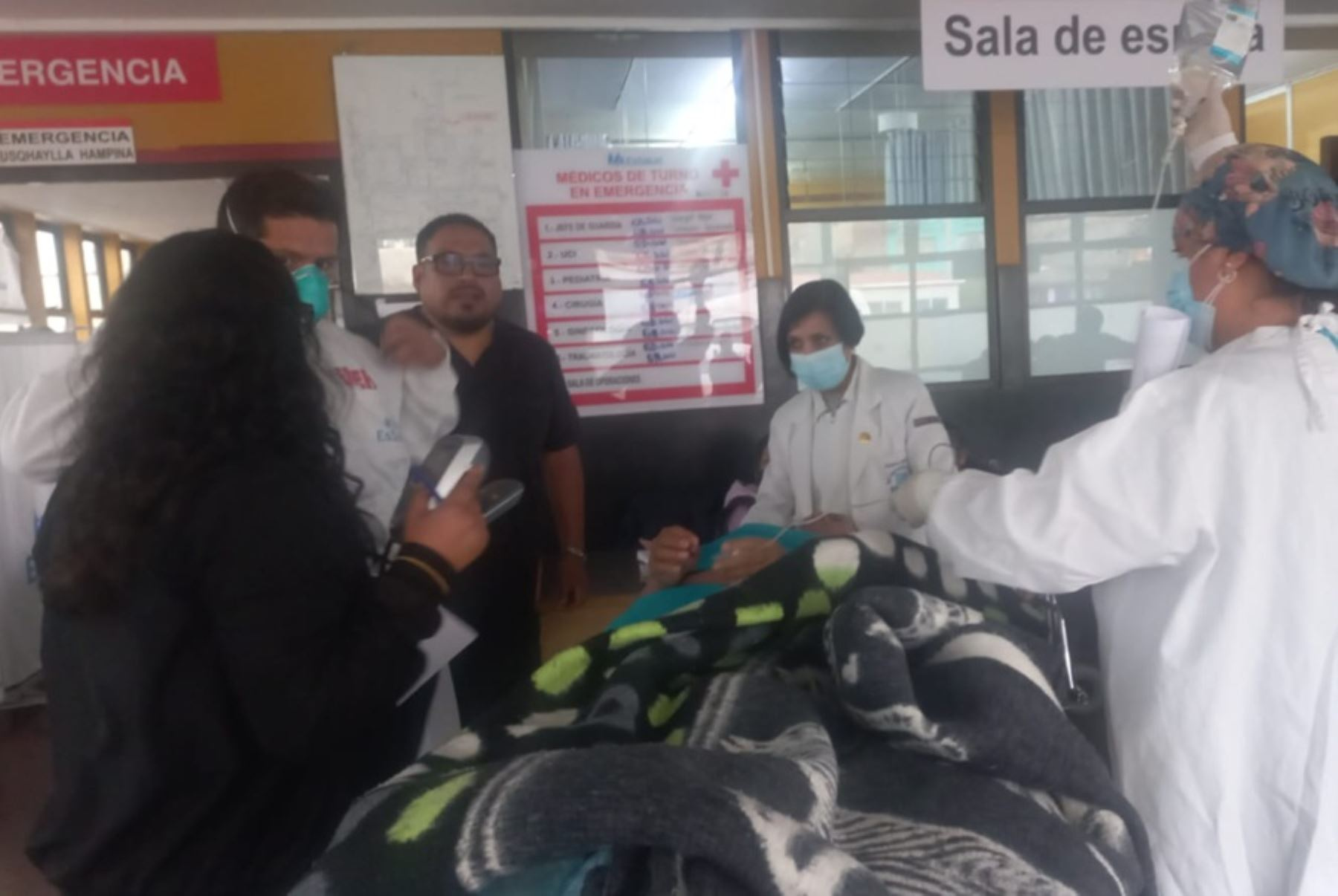 Fiscalía investiga causas de intoxicación en trabajadores del hospital regional