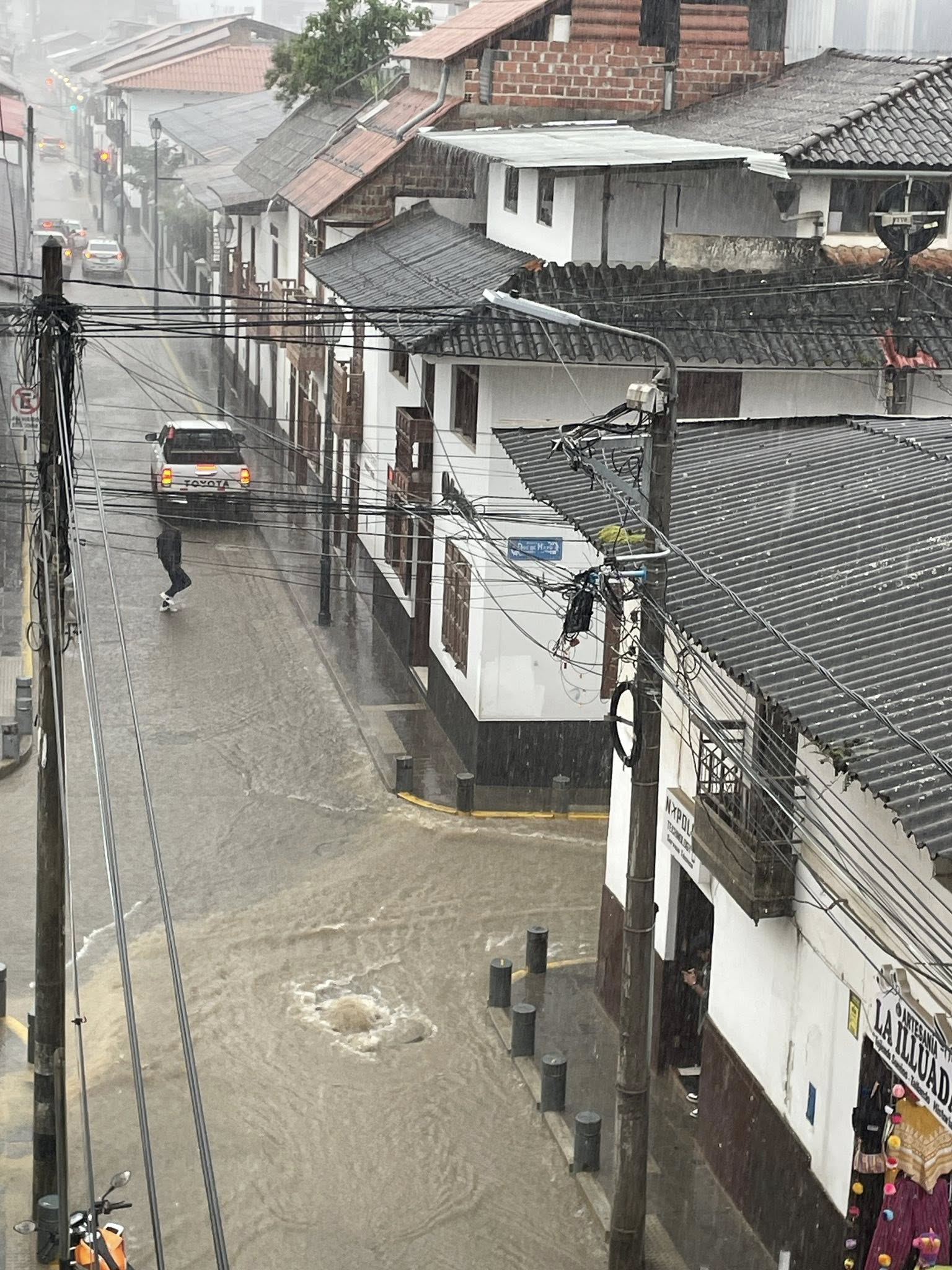 Lluvias : recomendaciones para cuidar el agua potable y el alcantarillado