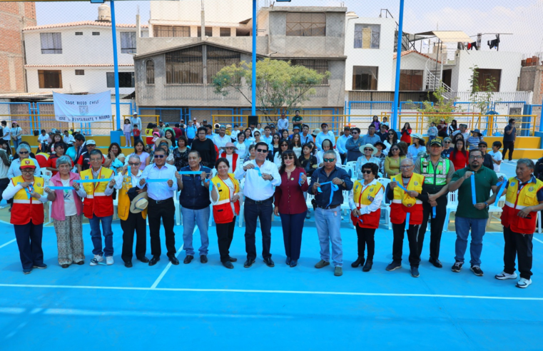 En Bustamante y Rivero inauguran campo deportivo con iluminación solar