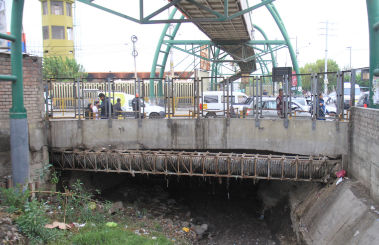 Torrentera de avenida Los Incas es un riesgo en lluvias por falta de limpieza