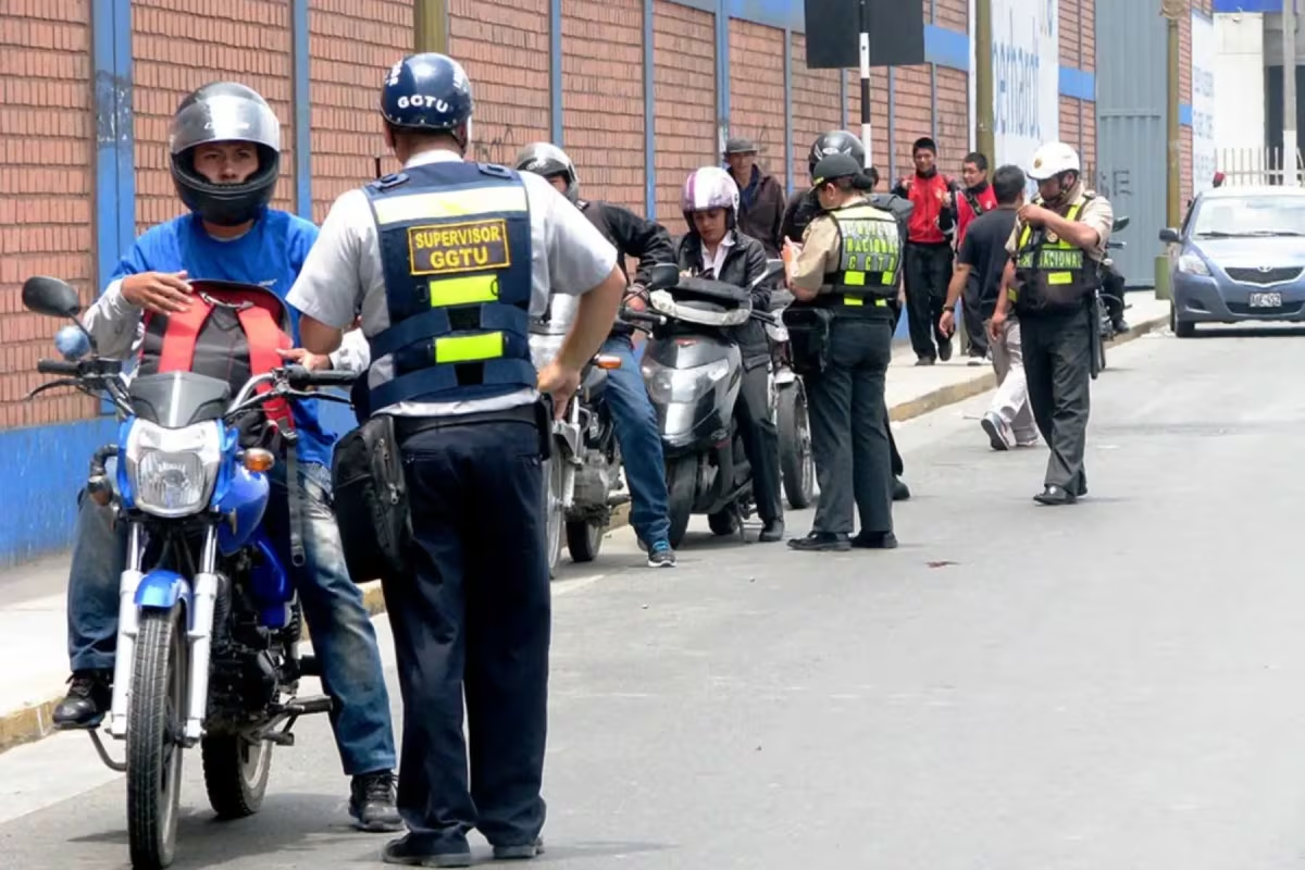 Prohíben circulación en moto con acompañante en Lima y Callao