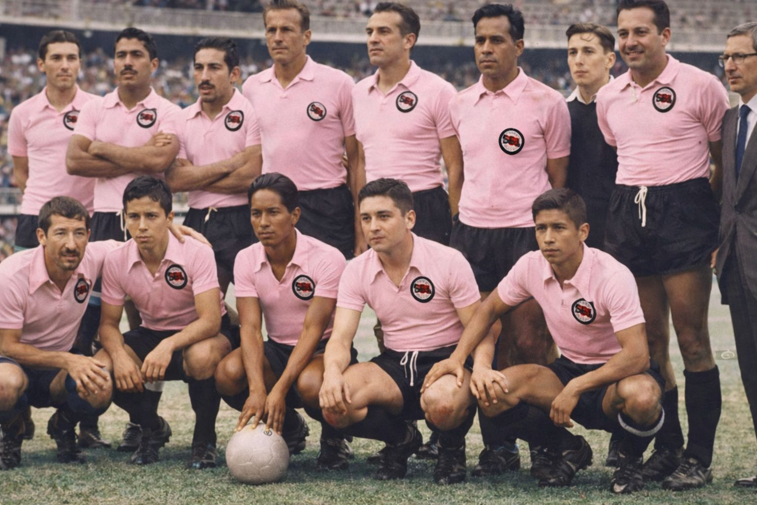 Arequipa ganó a Universidad de Bogotá con goles de Eduardo Somocursio.