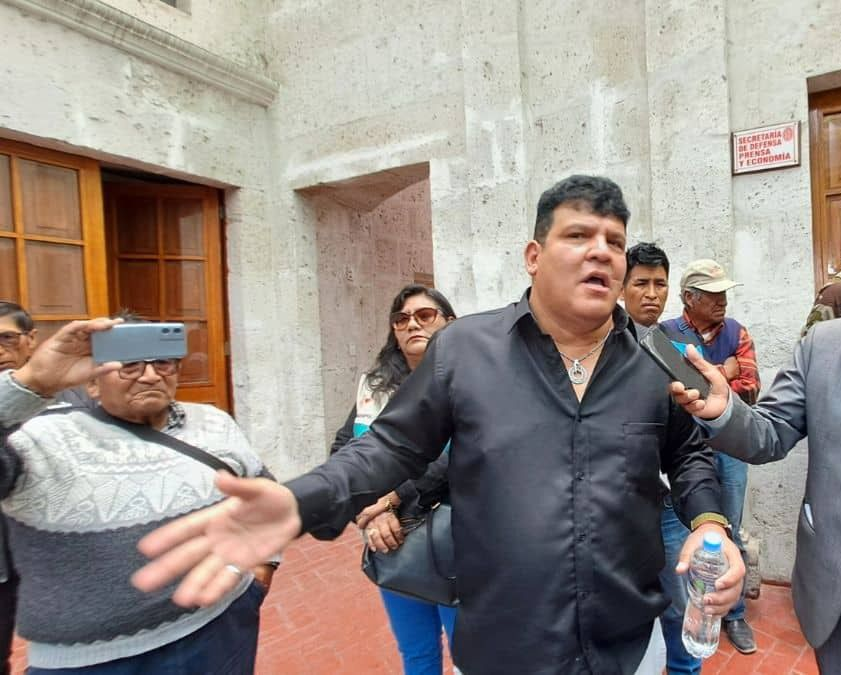 Al dirigente de transportistas informales no lo respalda ni su propia gente.