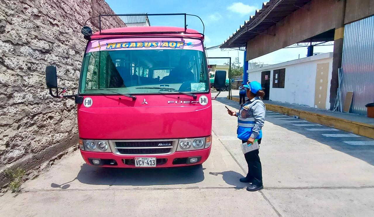 MPA detecta bus sin autorización para el servicio transporte publico