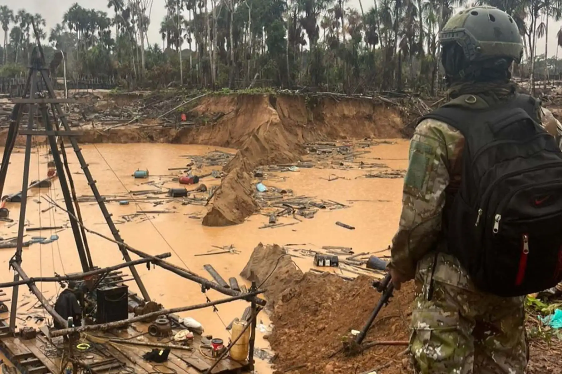 Ejército y PNP destruyen campamento de minería ilegal de s/ 1.3 millones