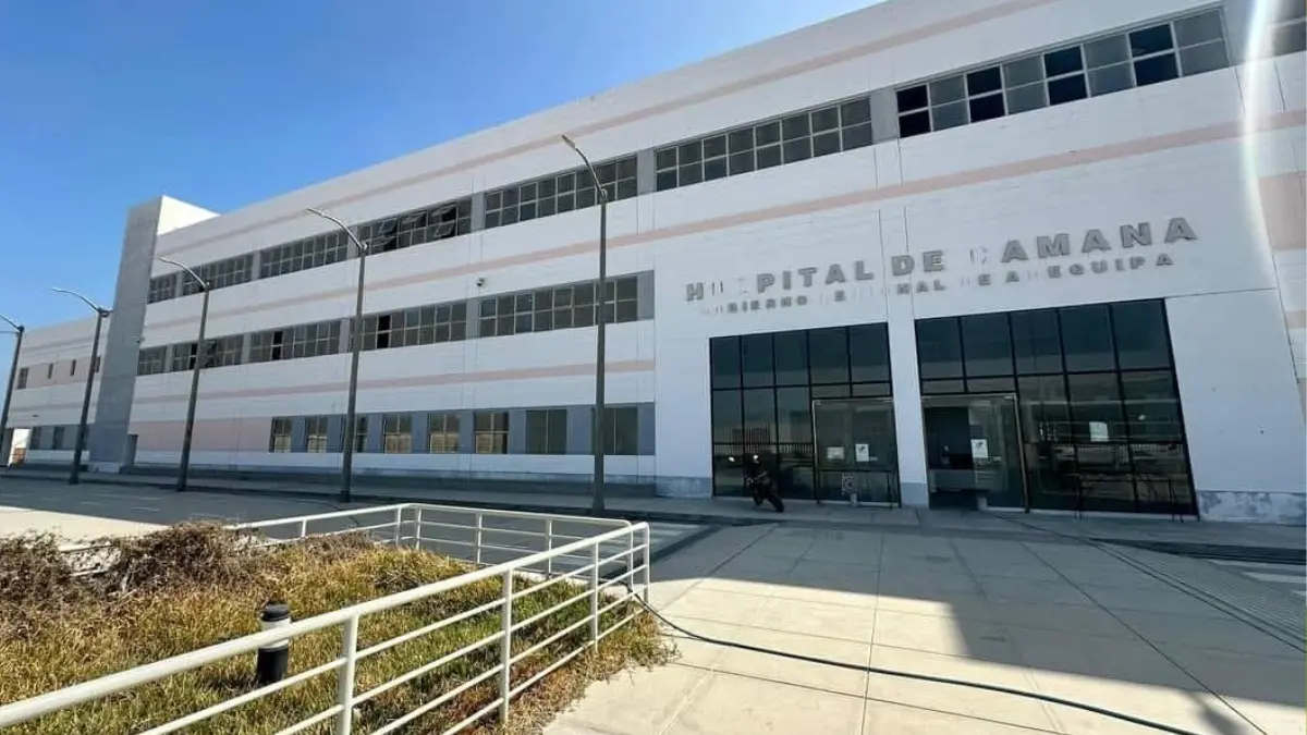 GRA no consigue empresa para culminar con obras en hospital de Camaná