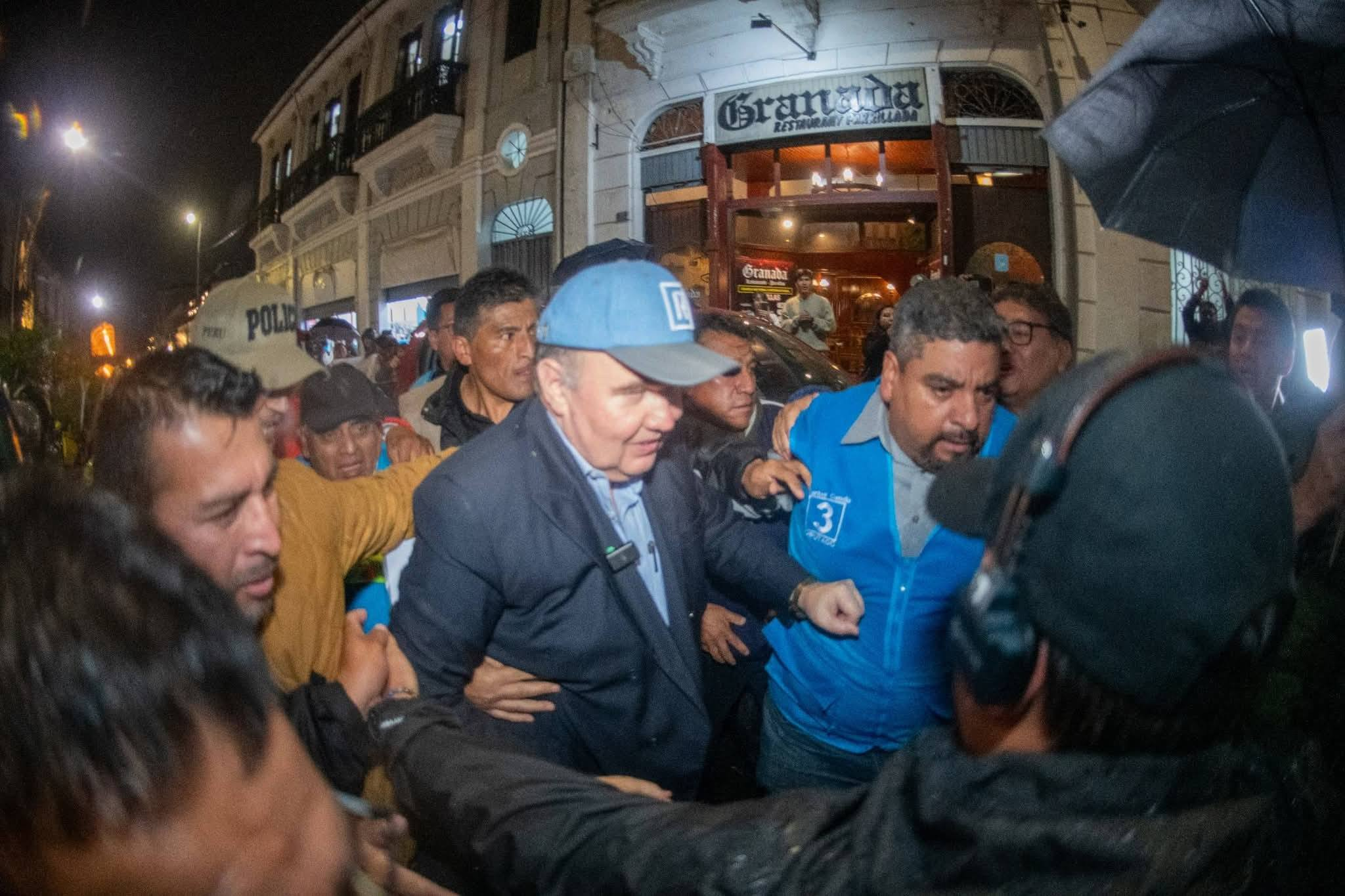 López Aliaga llegó a Arequipa con restricciones y mitin cerrado