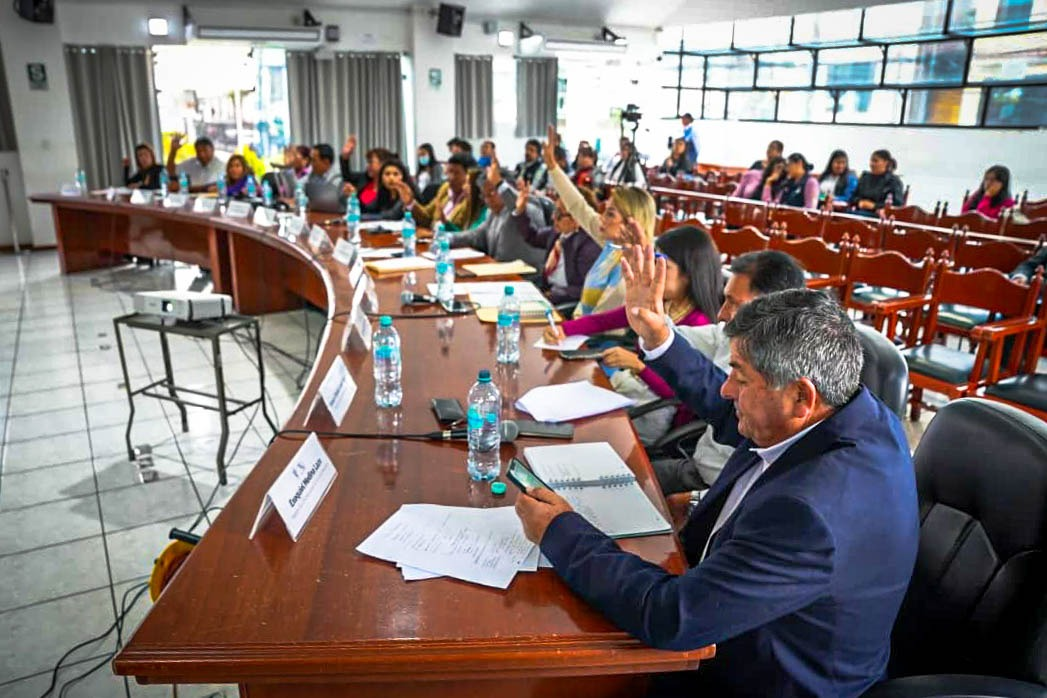 Concejo Municipal aprueba convenio con IVP para mantenimiento de vías vecinales