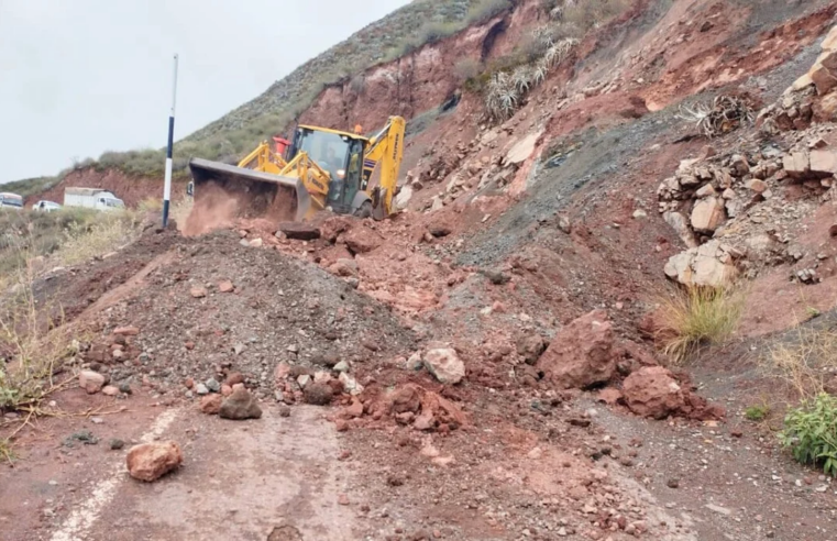 Deslizamientos y derrumbes afectan vías vecinales en distritos de Castilla y La Unión