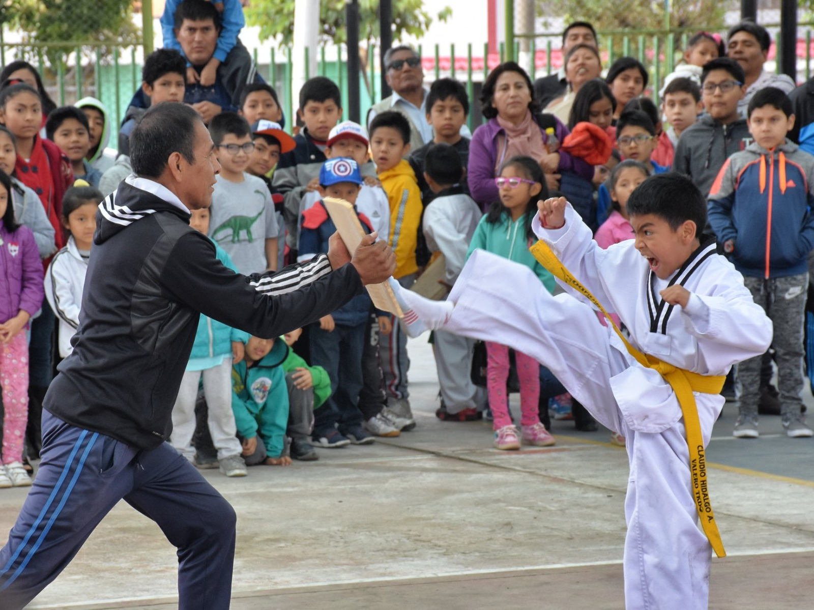 Más de 2 mil 500 niños y jóvenes en vacaciones útiles de JLByR