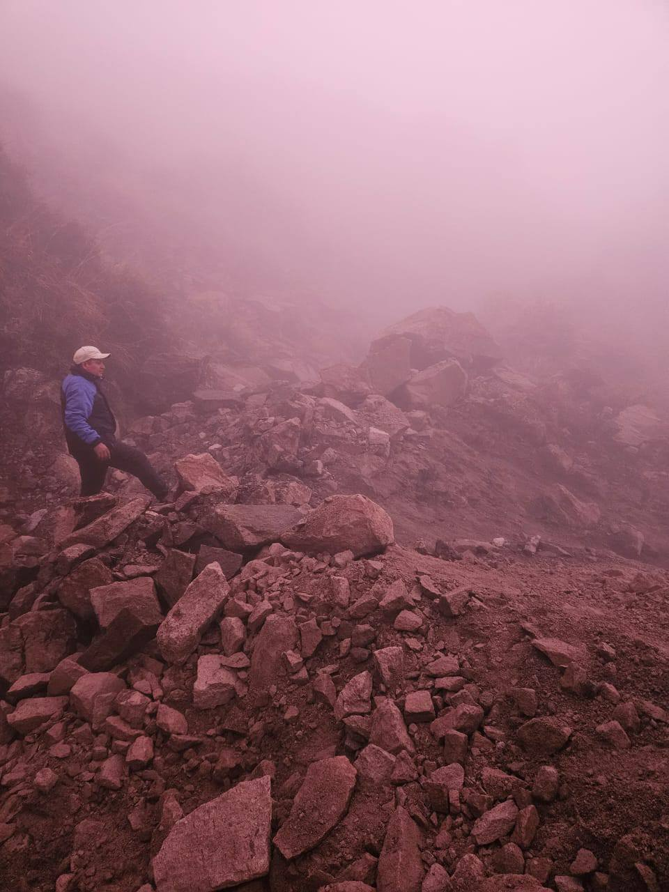 Derrumbe de rocas afecta vía Cupe–Caspi en el distrito de Toro