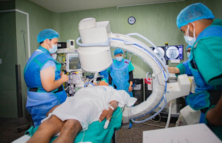 EsSalud suspender operaciones por falta de insumos y hay amenaza de huelga