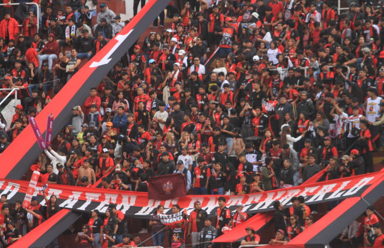 Hinchada incondicional espera debut de Melgar
