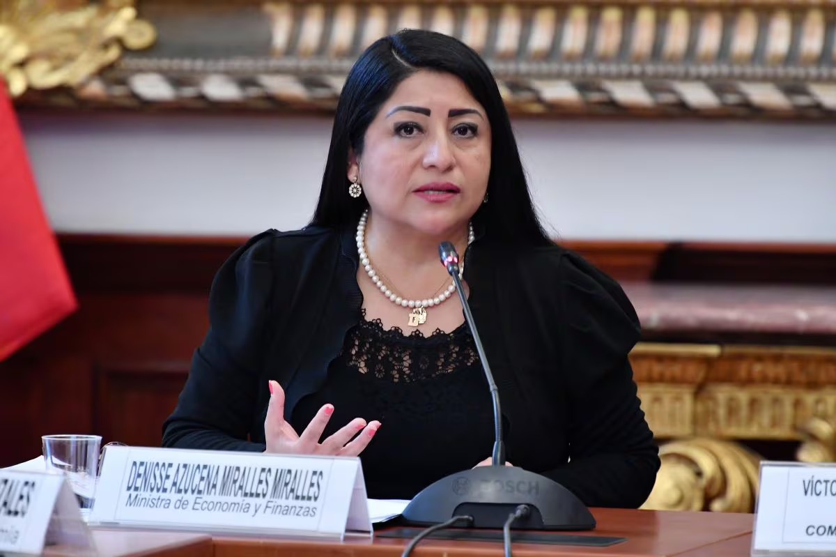 Congreso: impulsan moción de censura contra la ministra de Economía y Finanzas