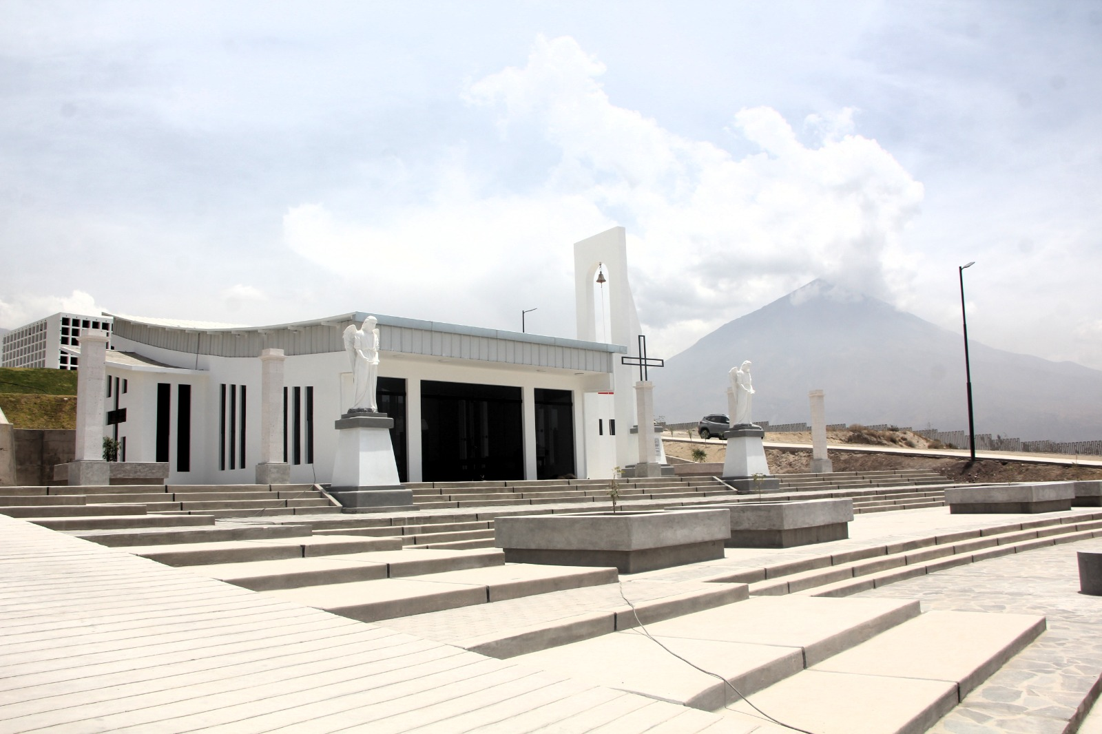 Municipalidad de Cayma inauguró moderno Cementerio Municipal