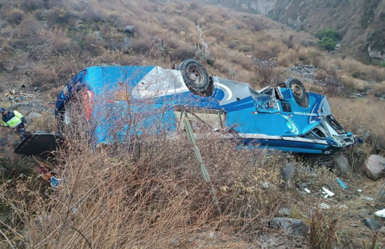Accidente en Cotahuasi deja tres fallecidos y 20 heridos