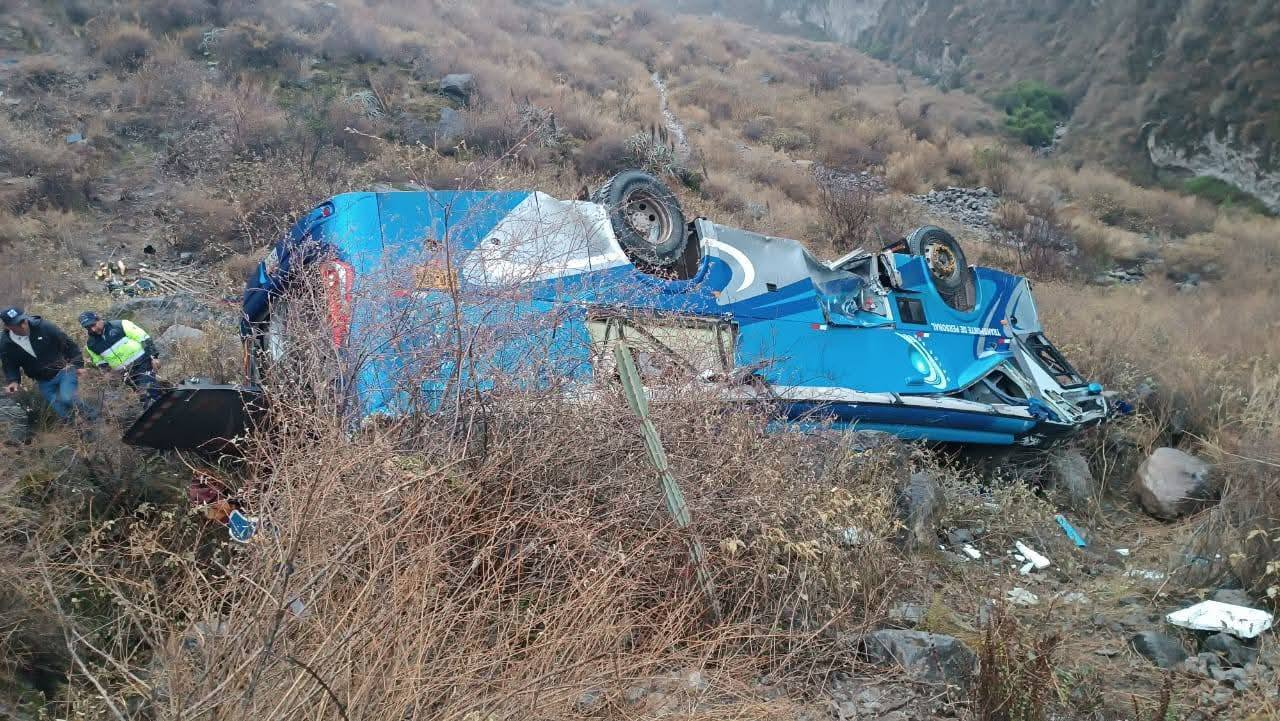 Accidente en Cotahuasi deja tres fallecidos y 20 heridos