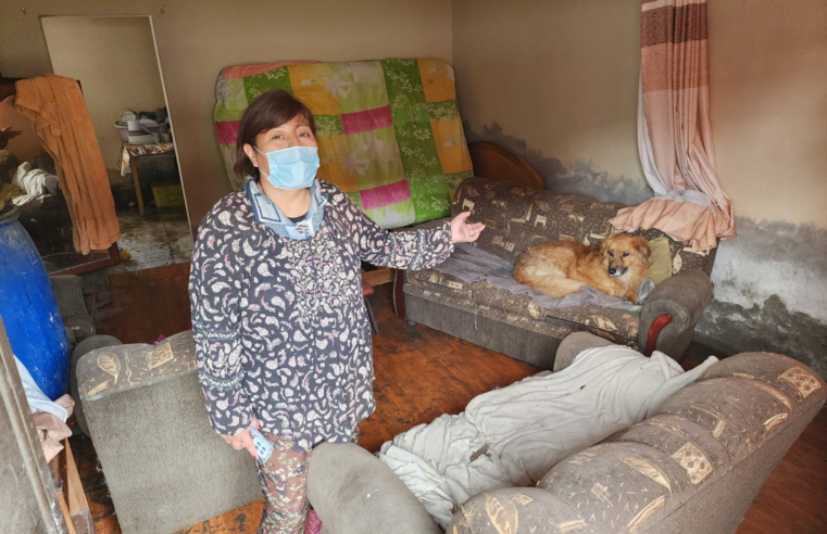 Aguas residuales inundan viviendas en Bustamante y Rivero