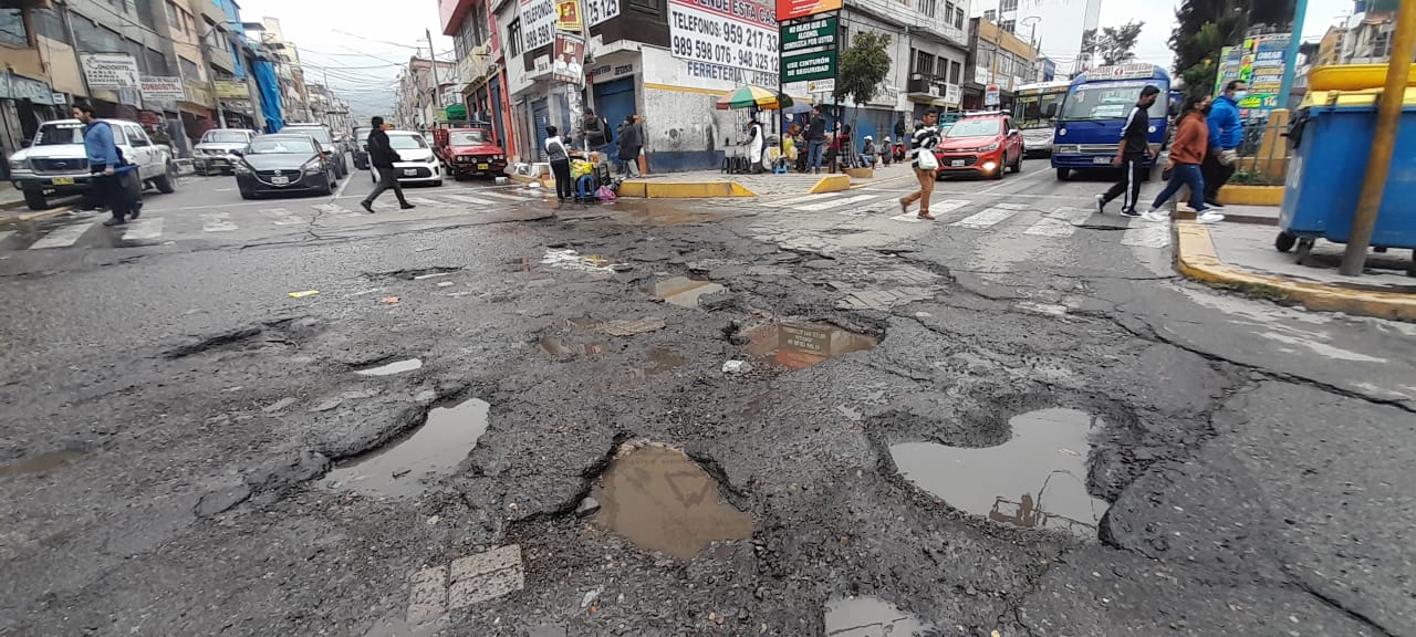 “NO QUEREMOS PARCHES”. Transportistas del SIT exigen a alcaldes vías dignas