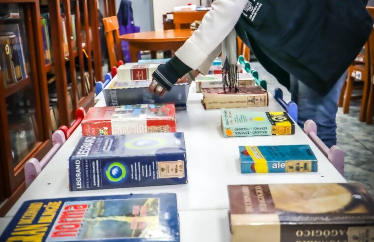 Biblioteca Municipal pone al alcance más de 4500 diccionarios