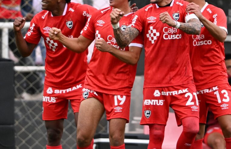 Cienciano le hizo media docena de goles a Juan Pablo II