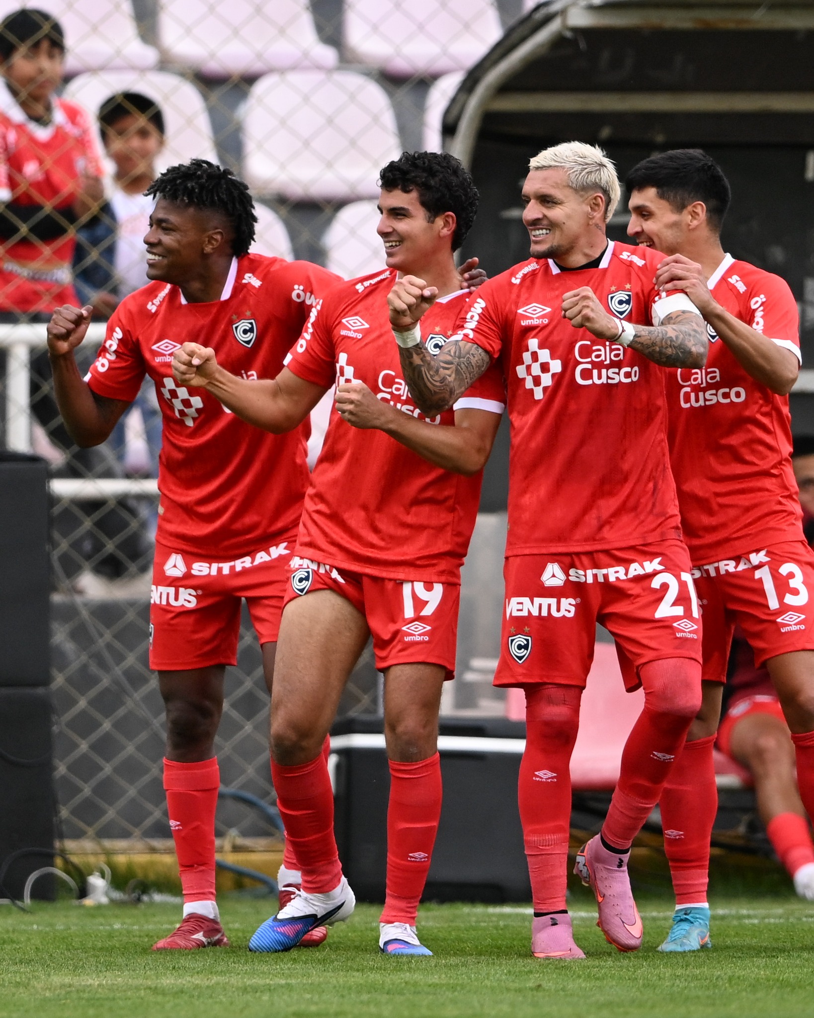 Cienciano le hizo media docena de goles a Juan Pablo II
